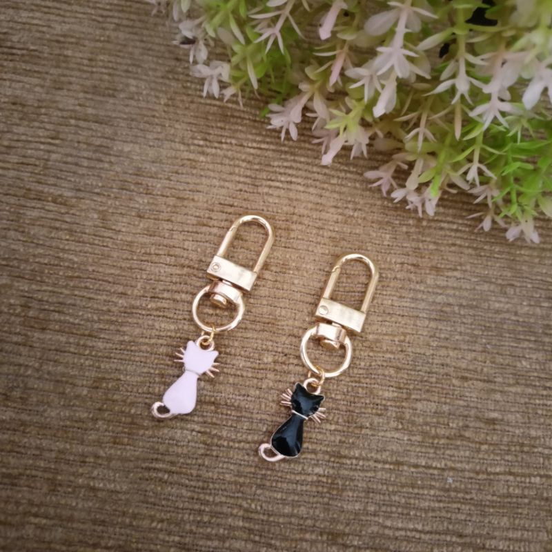 keychain enamel kucing strap phone / gantungan kunci dengan charm kucing / keyring kucing / gantunga