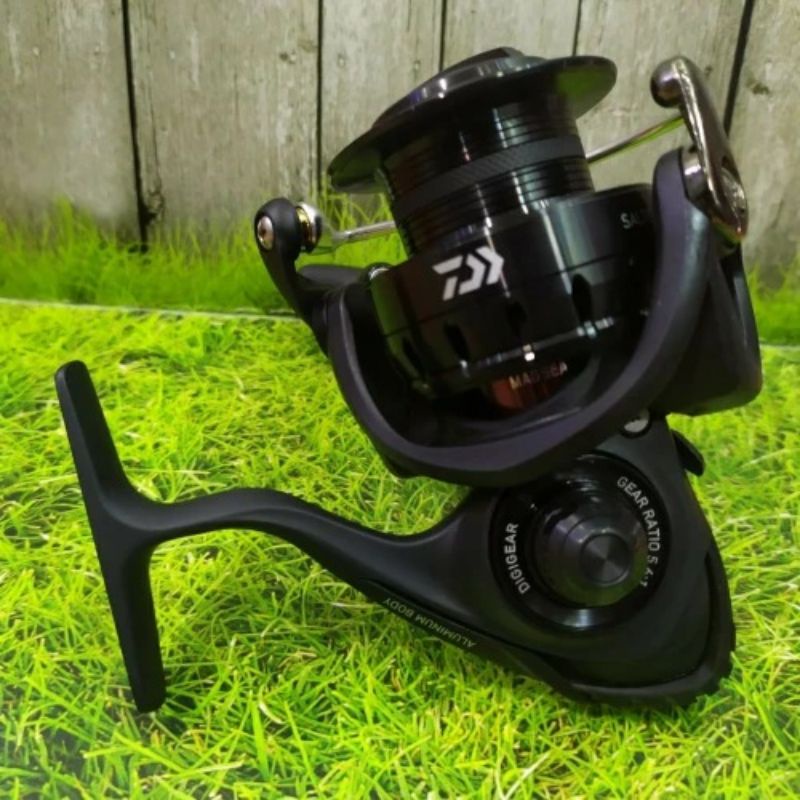 Reel Daiwa SALTIST NERO 2500 POWER HANDLE