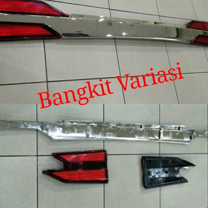 trunklid avanza 2019 reflektor model ganti
