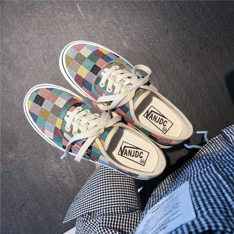 SPM090 - Tinggi sol 2,5cm - Yg biasa pakai size 38 pilih 38 - Sepatu Sneaker Wanita Import