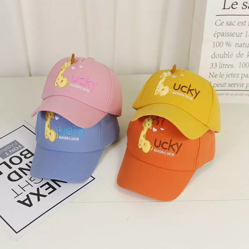 [rumahbayipdg] TOPI ANAK KARAKTER JERAPAH GOOD LUCKY