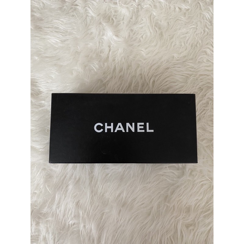 Chanel box sepatu sandal