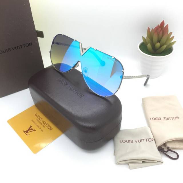 Sunglasses / kacamata wanita louis vuitton drive