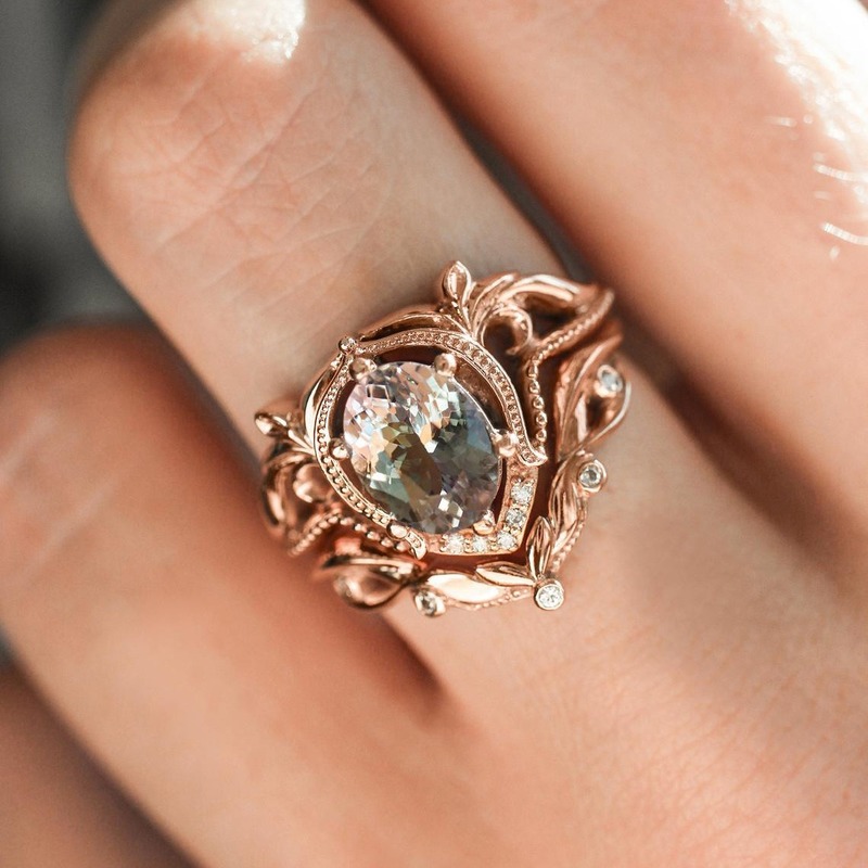 Cincin Lapis Rose Gold 18k Dengan Opal Untuk Wanita