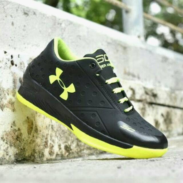 SEPATU UNDER ARMOUR CURRY ONE HITAM HIJAU STABILO / SPORT RUNNING PRIA
