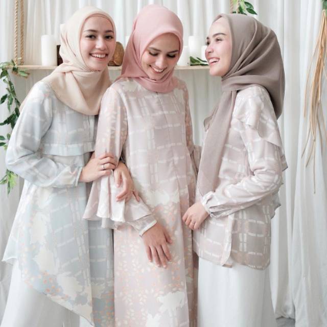 ❤READY❤ Belle Dress Wearing KLAMBY WK Wearing K.L.A.M.B.Y