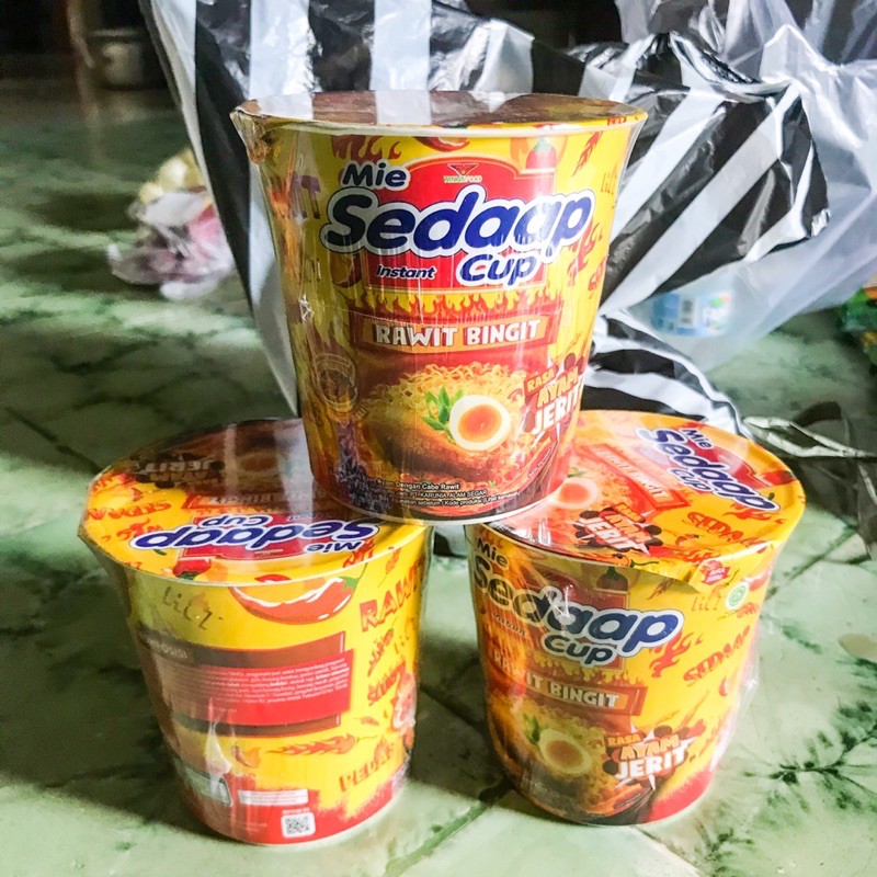 

MIE KUAH SEDAAP CUP RASA CABE RAWIT / MIE KUAH SEDAPP CUP MURAH SOLO