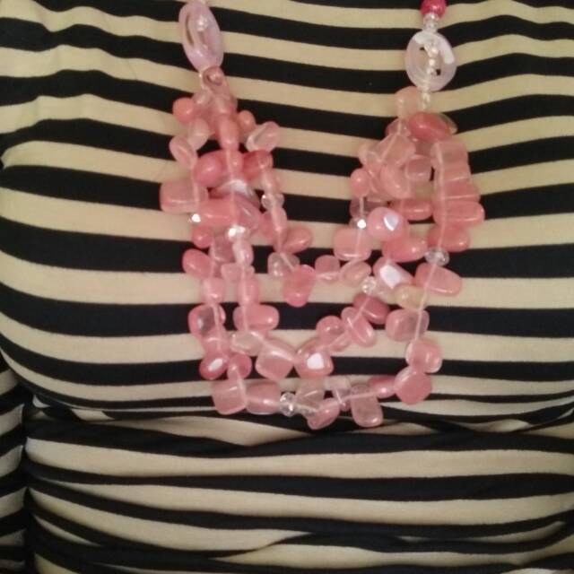 Kalung batu khas kalimantan