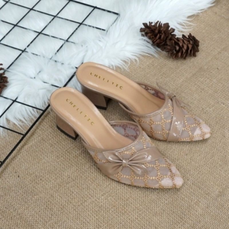 High Heels Wanita Aksen Brukat Sandal Hak Tahu Remaja Slop Mules Chelltic 17 Moka