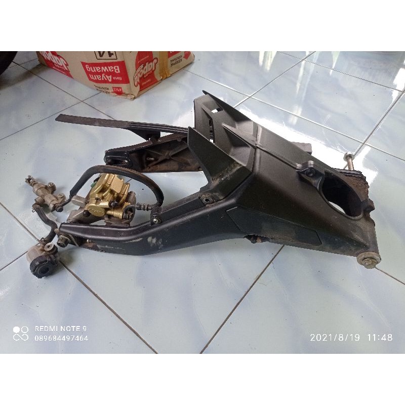 swing arm seat pengereman r15 v3 original copotan