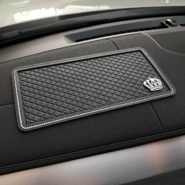 Alas  Tatakan Anti Selip slip Mat Dashboard Mobil CHNEL CROWN Bingkai Bling Bling BESAR 29.5 x 15cm
