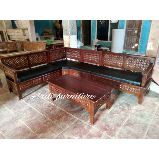 Kursi tamu sudut plus matras,meja kursi sofa,kerajinan ukir Jepara