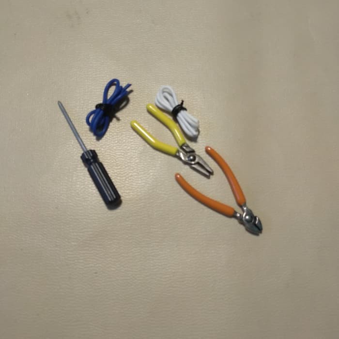 Hot Toys kitbash asesoris tang obeng tony stark mechtest 2