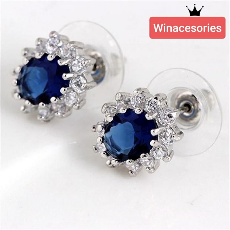 Anting tusuk wanita, diamond safir blue