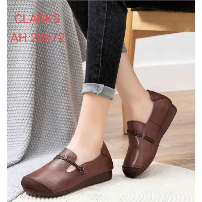 Clarks Sepatu Kulit Wanita Flatshoes 100 % Kulit Asli AH 20672 / Sneakers Kulit Wanita / Sepatu Kets