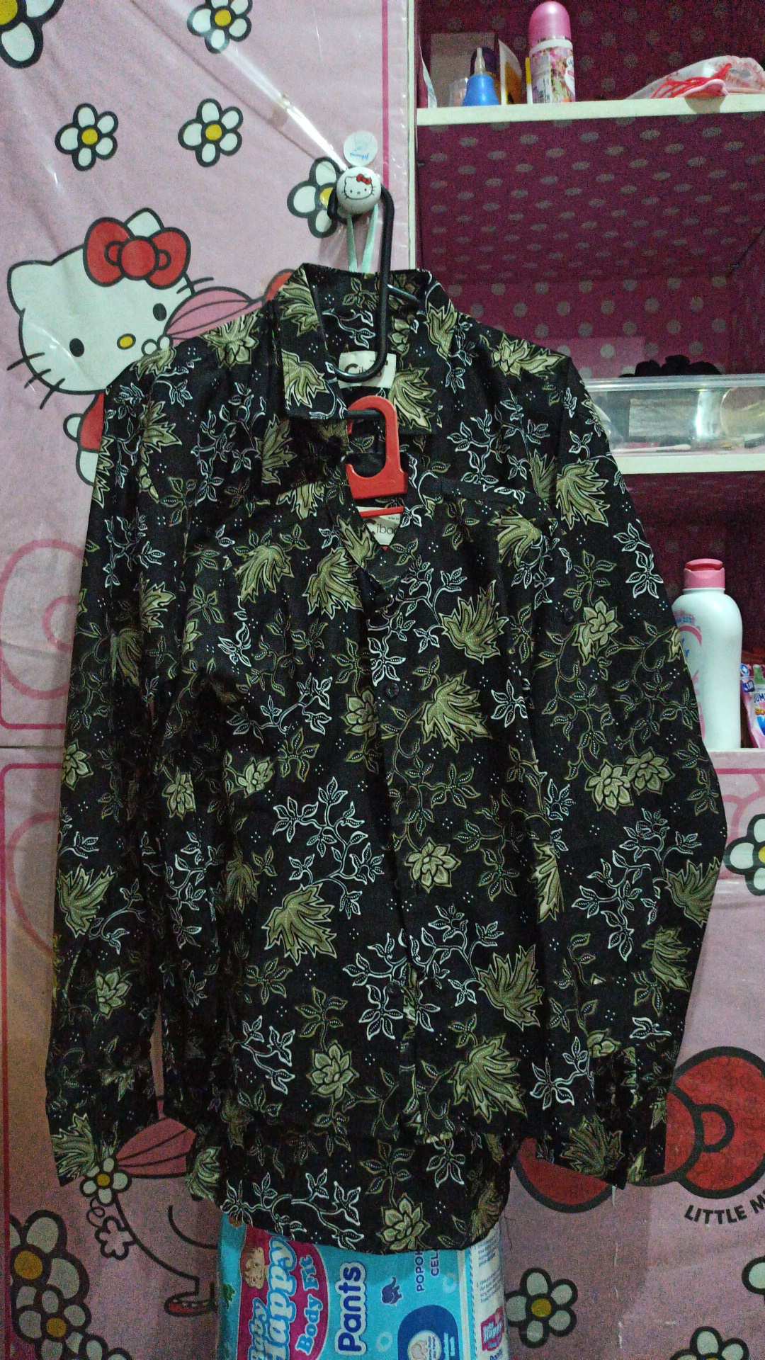 Set Batik Couple Ayah Anak Warna Hitam Motif Casual