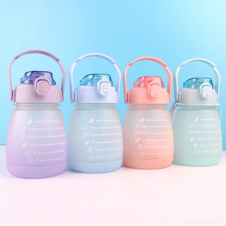 Trend-Botol Minum Gemoy Bulat 1300 mL-Random