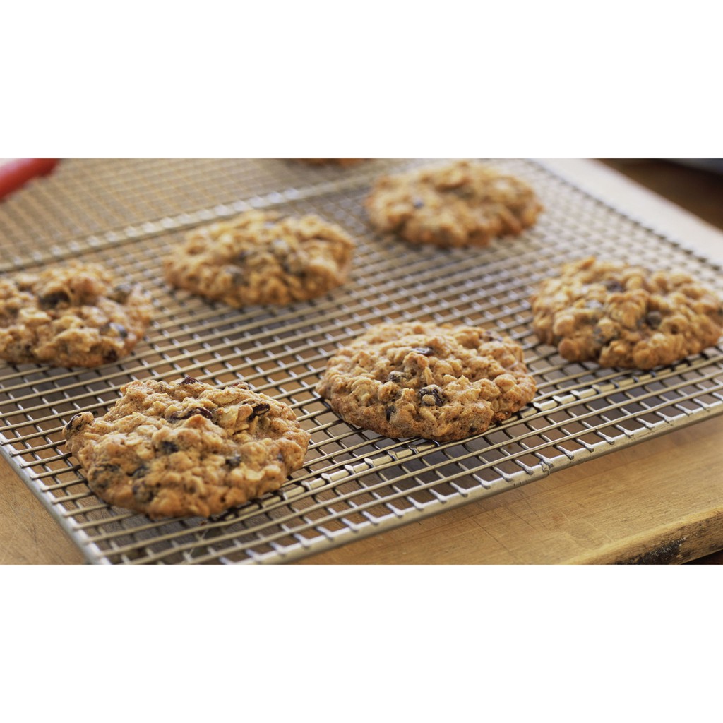 

M-Kitchen : Oatmeal Raisin Cookies