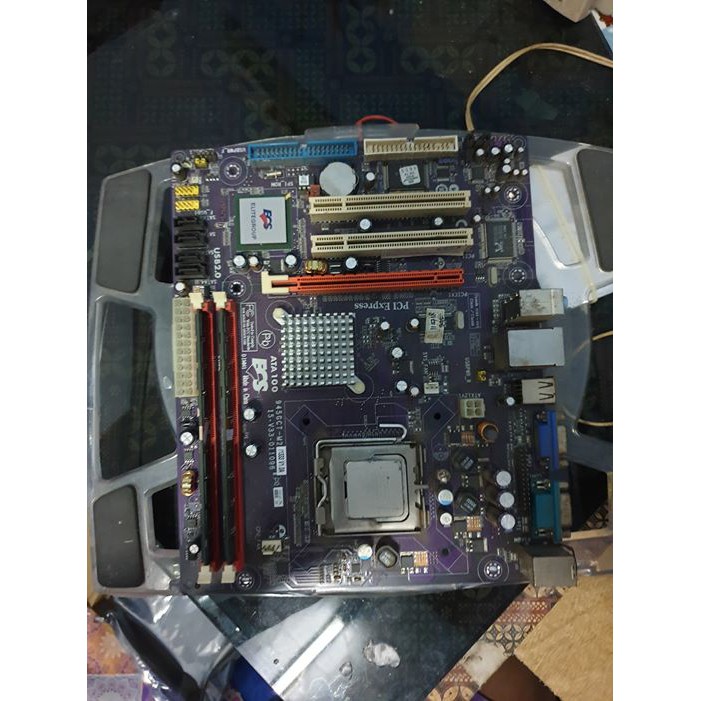 Mobo lga 775 g31. Ram 4gb. Proci core 2 duo e7300