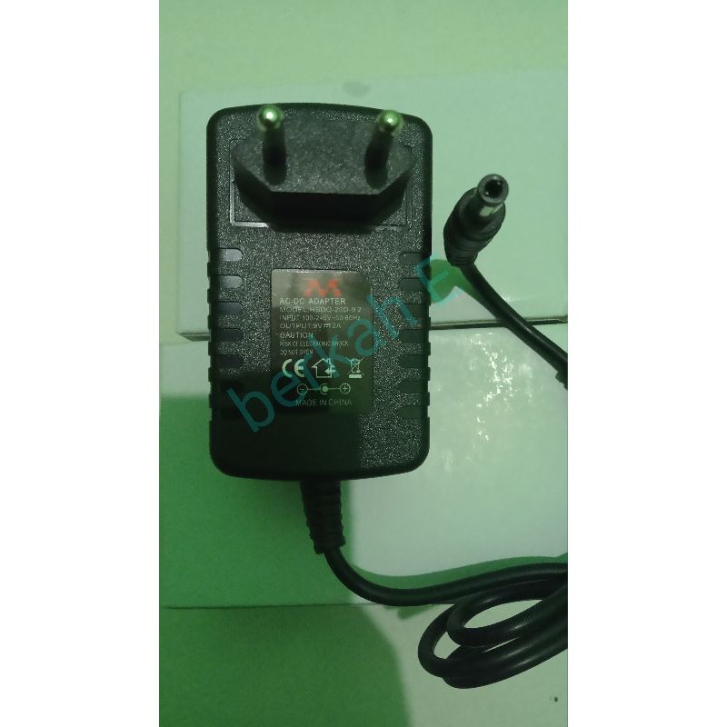 Adaptor charger 9V 2A