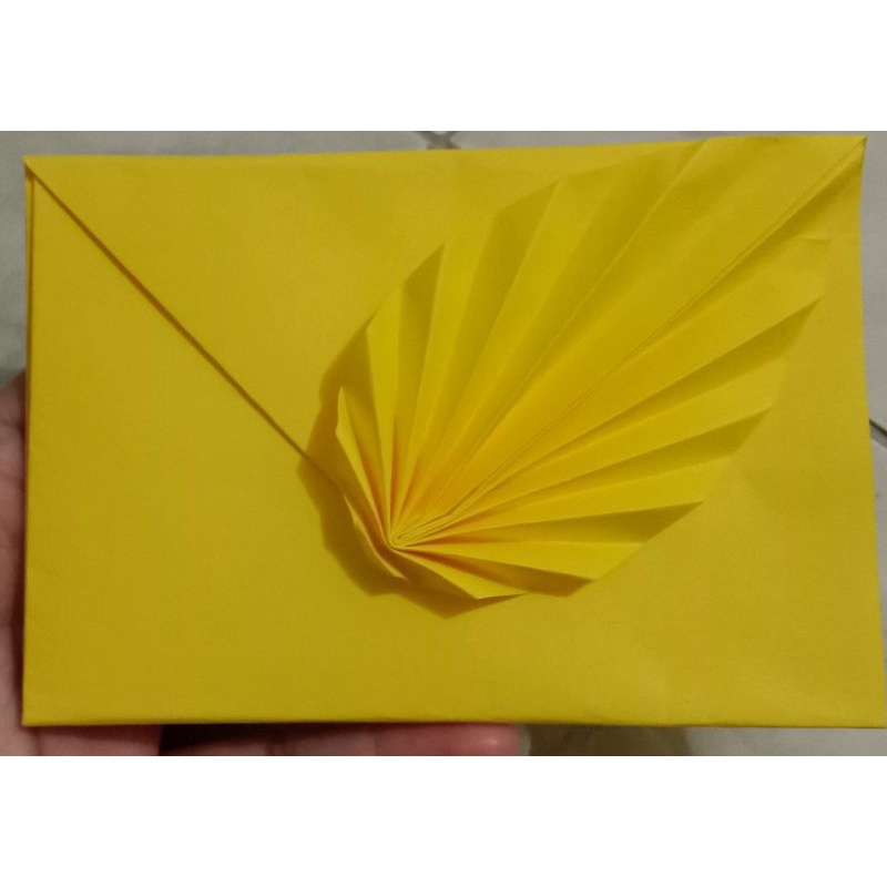 

amplop lebaran motif daun warna kuning