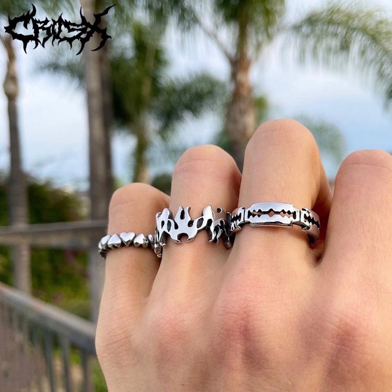 3PCS RAZOR FLAME RING SET / HIP HOP PUNK SILVER METAL RING / CINCIN SET 3 IN 1 CINCIN RAZOR BLADE FIRE RING SET FLAME RING CINCIN API CINCIN LOVE RING CINCIN COUPLE RING KOREAN STYLE RING CINCIN STYLE KOREA CINCIN AESTHETIC RING CINCIN PRIA CINCIN WANITA