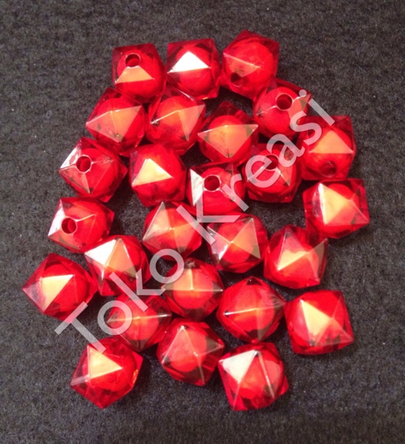 Manik isi bentuk kotak 10mm warna merah