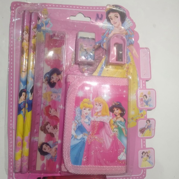 

Nikmati Peralatan Sekolah Set 5 Macem Diskon