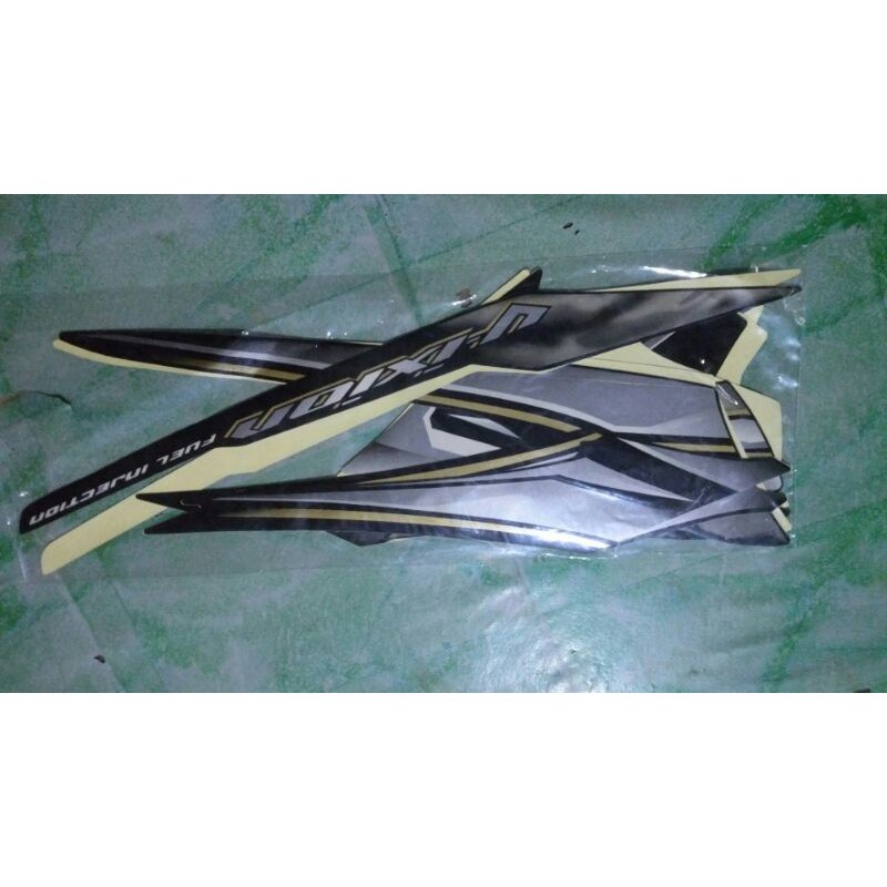 stiker vixion 2012 hitam