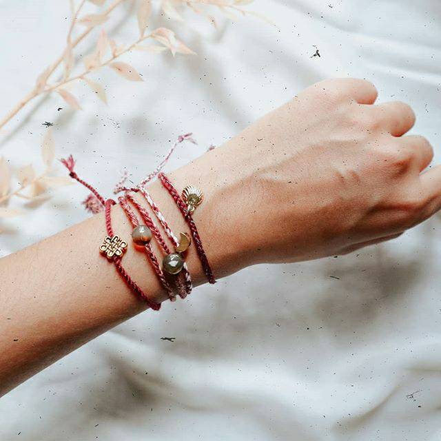 Gelang tangan Goldie maroon set loliastuff (gelang kepang / gelang braided/ gelang pantai/ gelang tali/ gelang bracelet/ gelang set / gelang bali/ gelang friendship/ gelang lucu/ gelang unik)