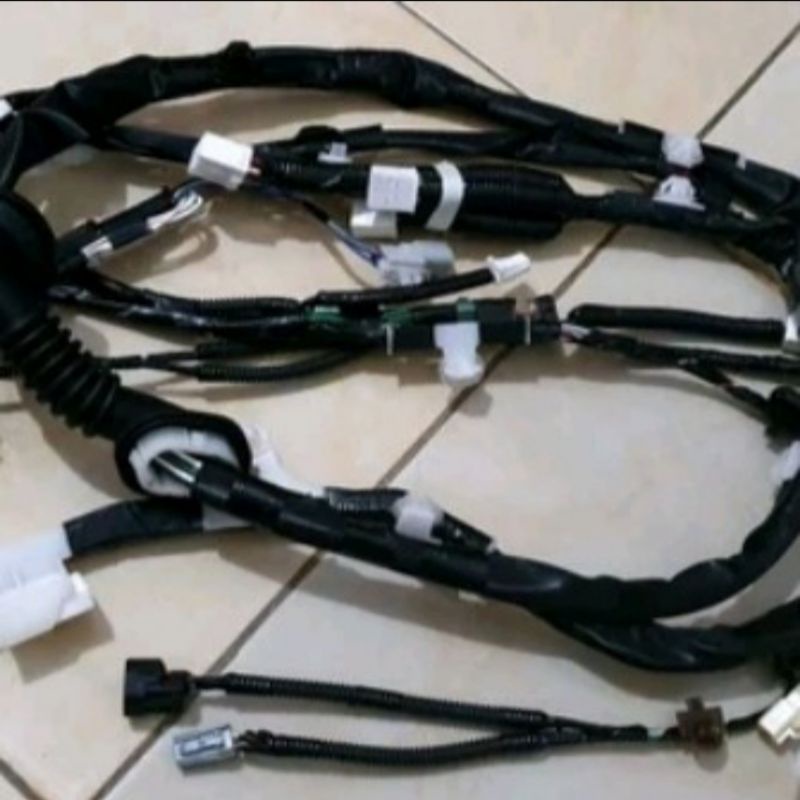 kabel kamera mundur innova reborn