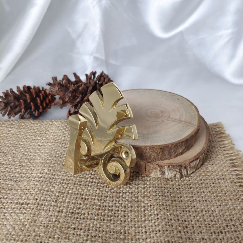 Gantungan baju cantolan gorden Kapstok kuningan model daun monstera