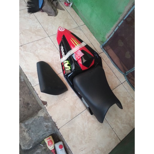 BODY BELAKANG YAMAHA VIXION NVL NVA BESIC R 25 hitam merah