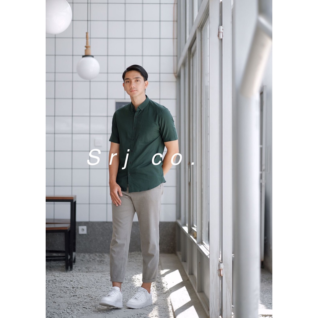 kemeja cowok polos lengan pendek hijau botol