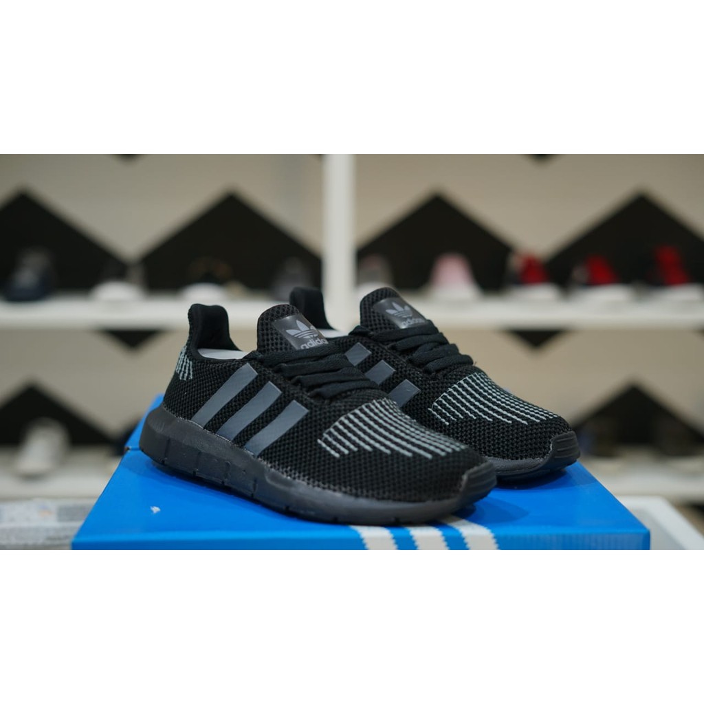 adidas swift run black and grey