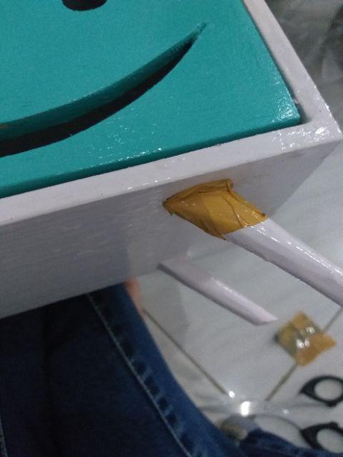 Kotak Tissu Kayu Smile Atau Kotis