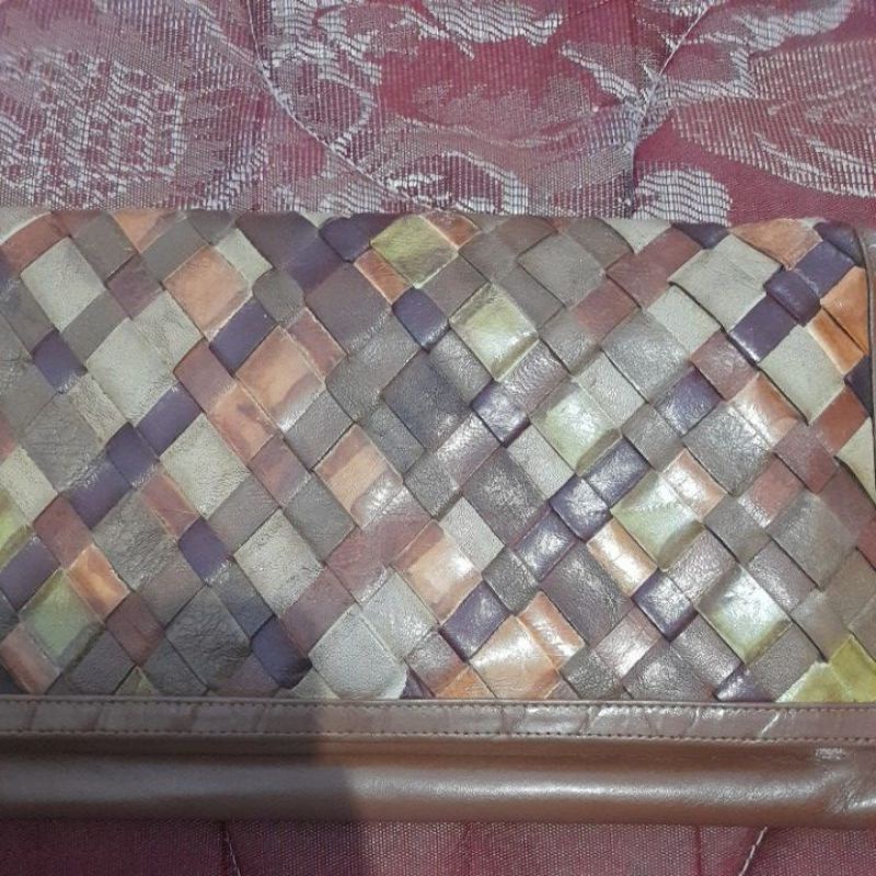 clutch esquire preloved