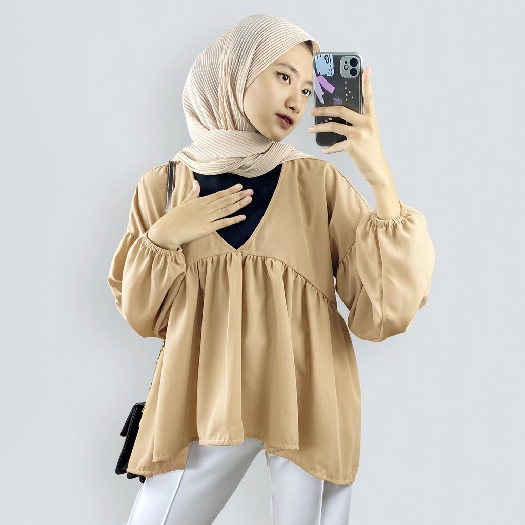 Friska Ruffle Blouse