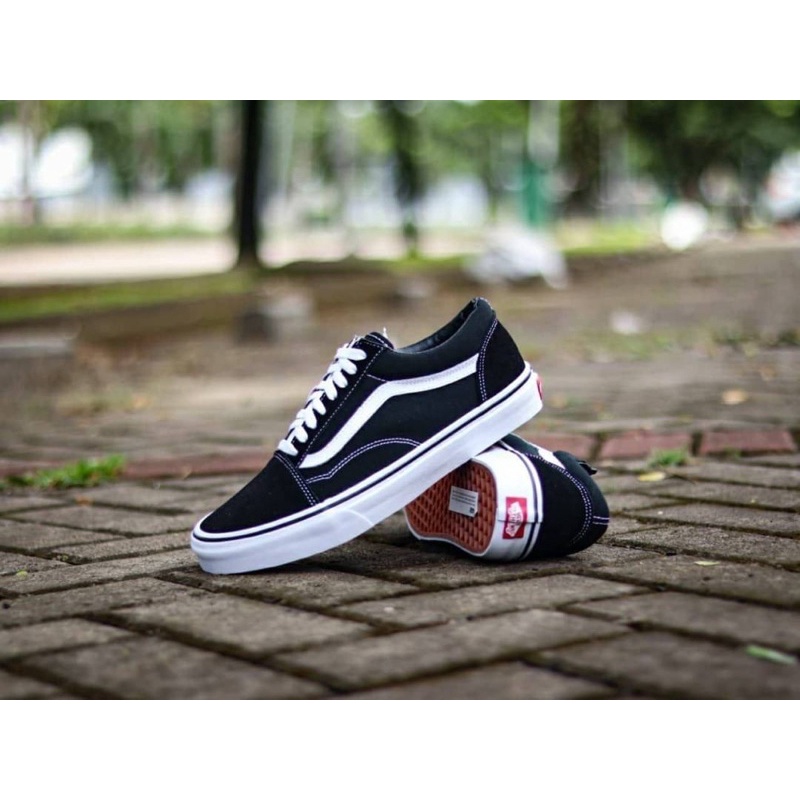 Sepatu Vans old skool classic black white fashion sneakers mans womens sepatu cesual