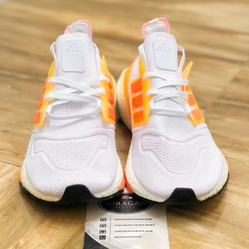 Adidas Ultraboost 22 &quot;White/Turbo-Flash Orange&quot;