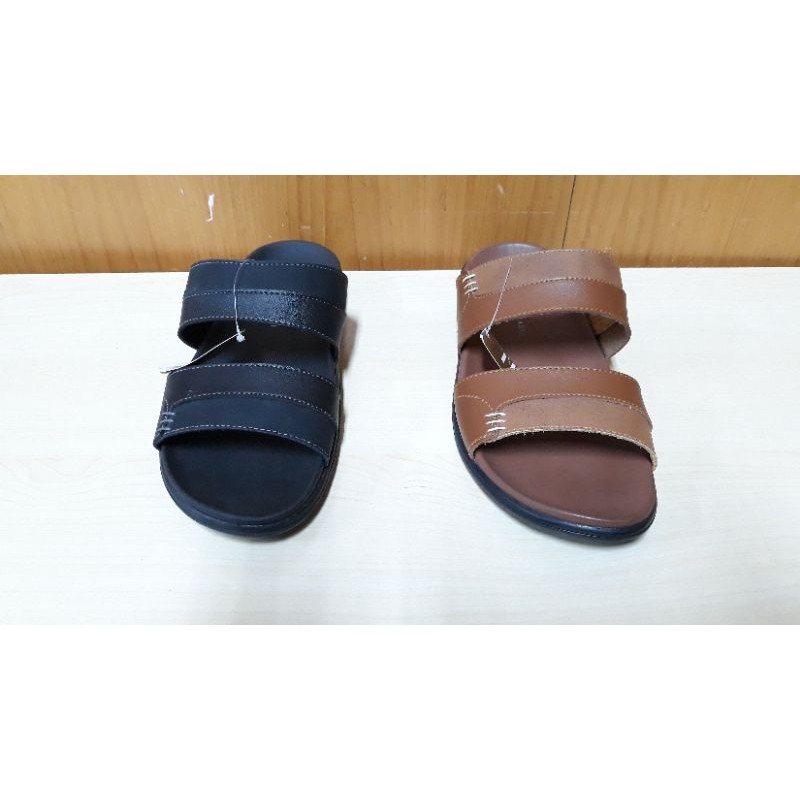 YONGKI KOMALADI SANDAL CASUAL PRIA.