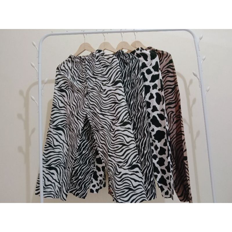 KULOT  HIGHWAIST MOTIF ZEBRA SIZE JUMBO 40&gt;90 KG//KULOT RAYON MOTIF ZEBRA