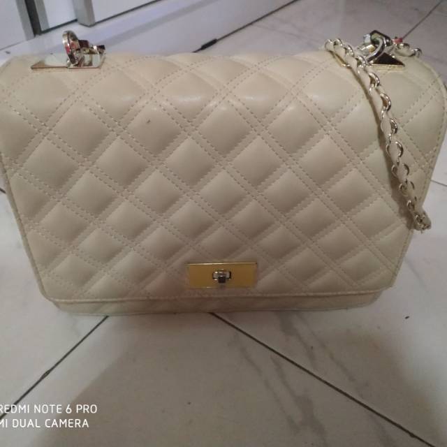 Tas preloved charles and keith original Shopee Indonesia Tas preloved charles and keith original Shopee Indonesia