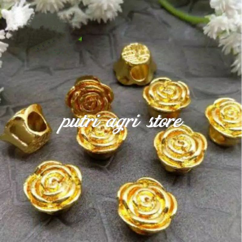 Charm Xuping Bunga Mawar Emas