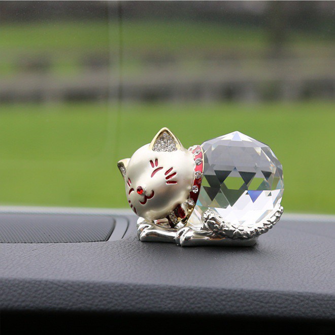 Pajangan Dashboard Mobil KUCING MANEKI CRYSTAL DELUXE EDITION