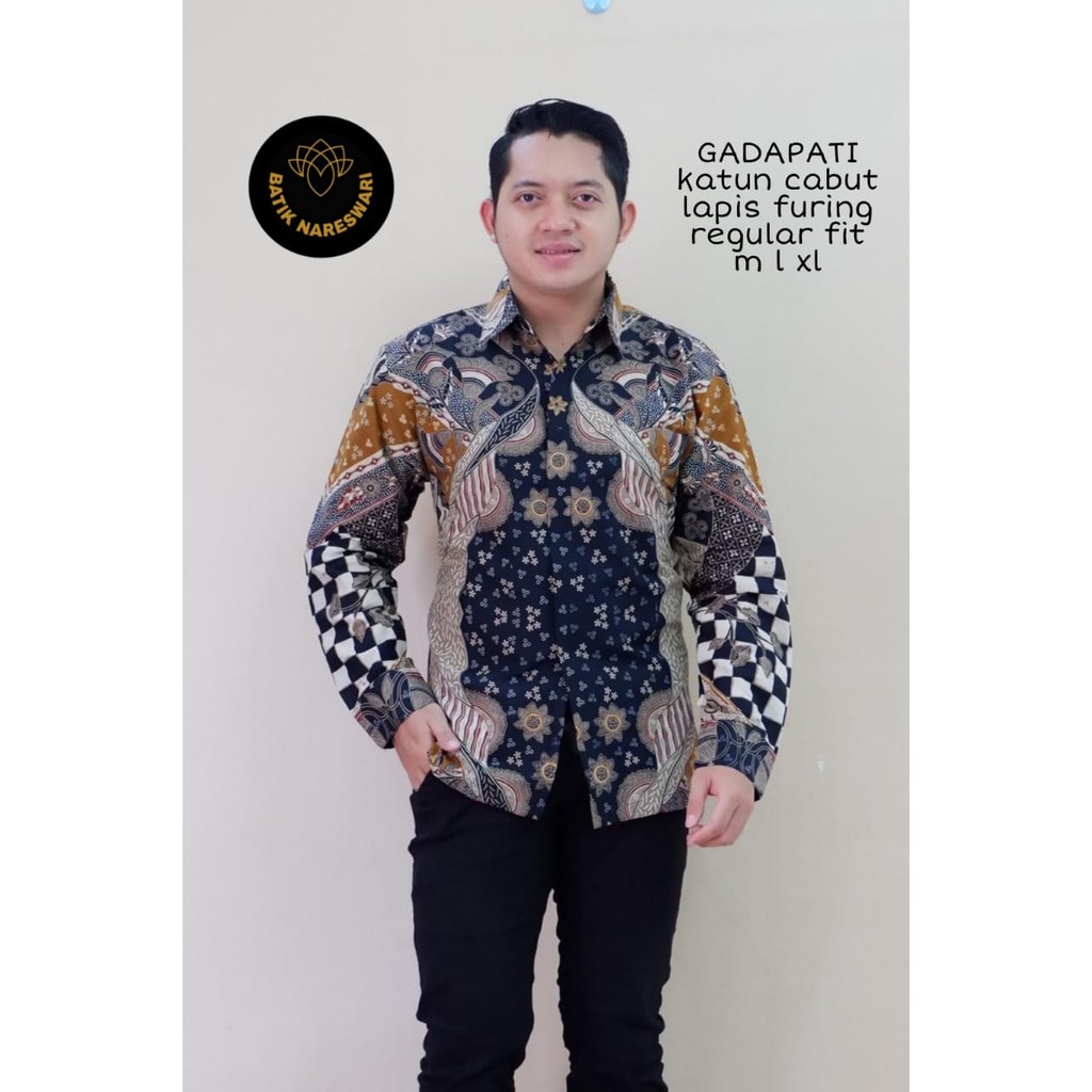 GADAPATI BATIKSOLOAMANAH NARESWARI KEMEJA BAJU BATIK PRIA SOLO LENGAN PANJANG PENDEK LAPIS FURING ATASAN BATIK PREMIUM MODERN KATUN HALUS WEDANGAN  DORO KEMBAR SEKAR MANUK PUSPO WARNO MAHKOTA PERWIRO OMBAK BANYU PEKSI TARUNG NARAYANA KAWUNG SEKAR MANUK