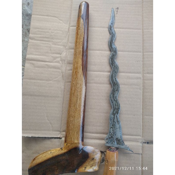 Keris sangkelat sepuh