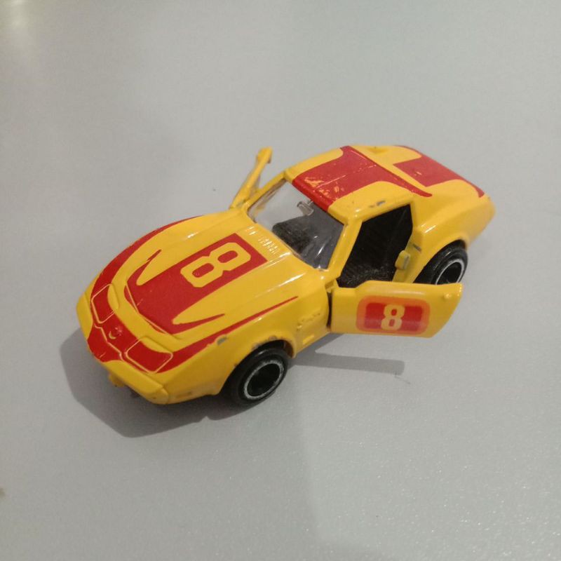 Tomica Foreign Chevrolet Corvette Stingray No. F21 Yellow 8 Open Door Made in Japan No Box 1977 Tomy