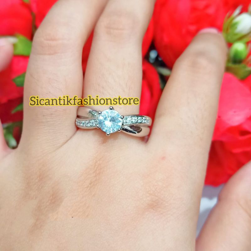 Cincin Titanium Wanita Gold Silver Fashion Wanita Terlaris Anti Karat Tidak Luntur Perhiasan Wanita