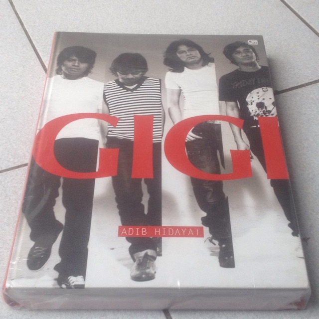 Gigi Book set ( buku Hard cover + CD & DVD )